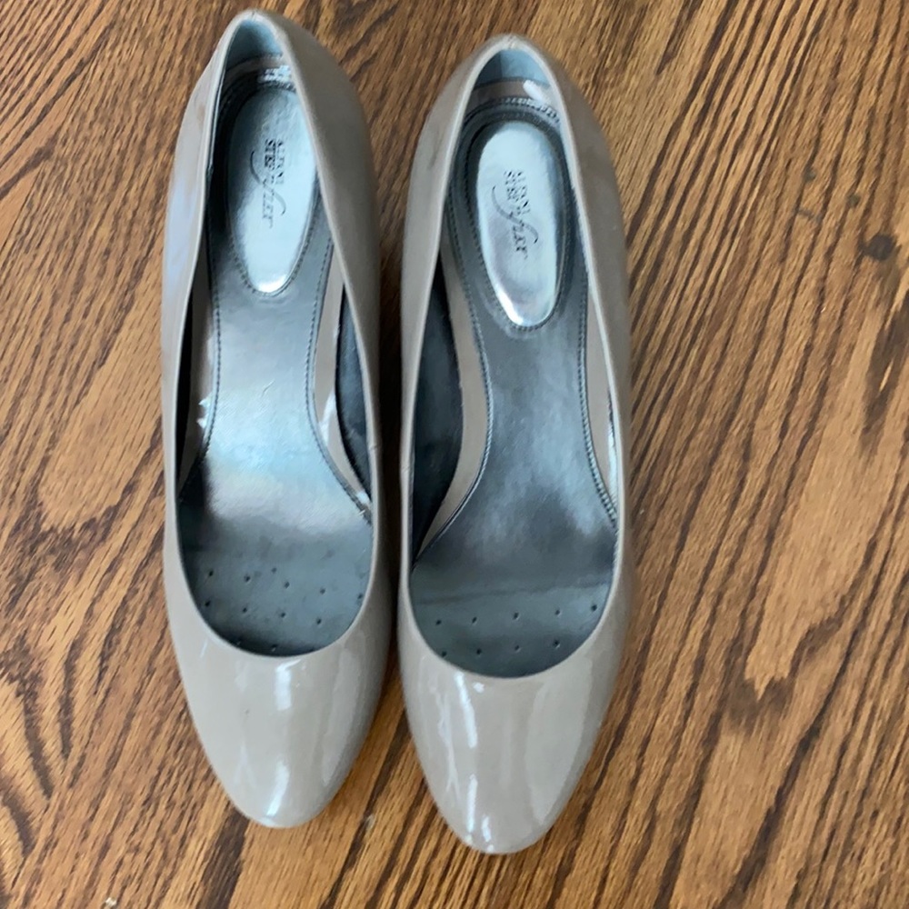 Women shoes with heels